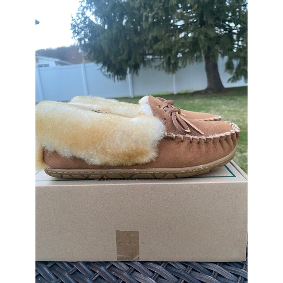 NWT NIB L.L. Bean Women Wicked Good Genuine Shearling Moccasin Slipper (7) - Picture 6 of 9